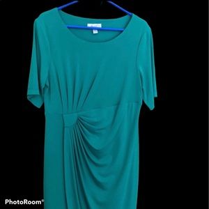 Easy wear, flattering knit dress.